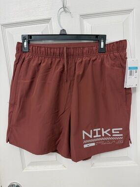 Nike challenger dri-fit Men's winterizer 5” running shorts size M new!!!